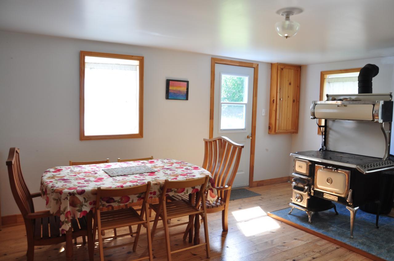 בית הארחה Indian Brook 	Breton Cove Farmhouse מראה חיצוני תמונה